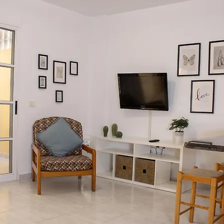 Vv Logiker Puerto Naos Apartment *